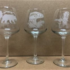 East Rosebud Fly & Tackle Sand Carved Diamond Wine Glass Set Gift Ideas